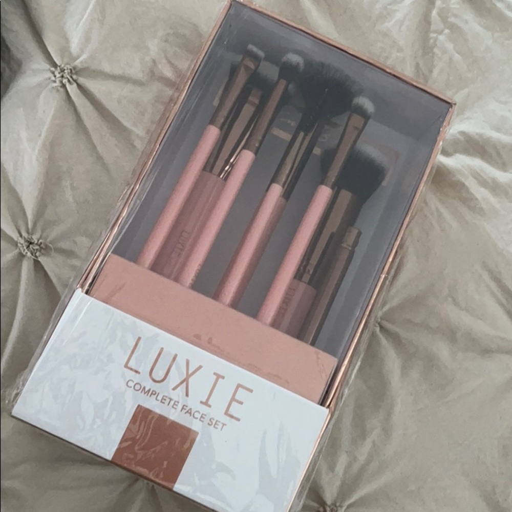 Luxie Complete Face Brush Set